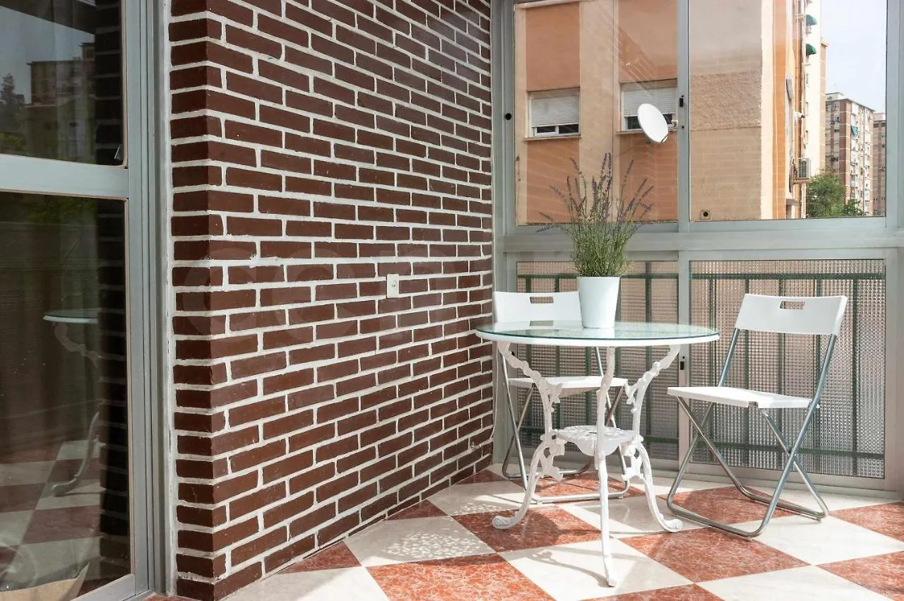 Piso En Barrio Tradicional Malagueno By Centric contacts